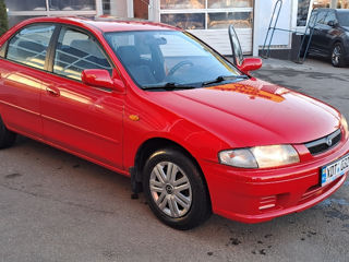 Mazda 323 foto 2