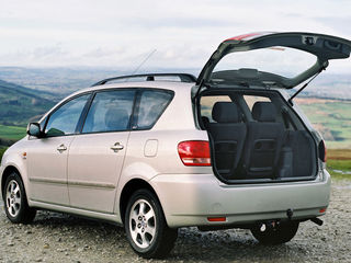 Toyota Avensis Verso от  2001 до 2007 Запчасти ! foto 1