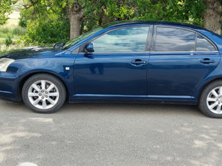 Toyota Avensis foto 6