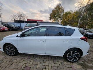 Toyota Auris foto 13