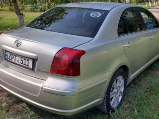 Toyota Avensis foto 4