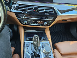 BMW 5 Series foto 6