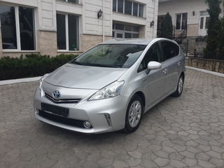 Toyota Prius + foto 2