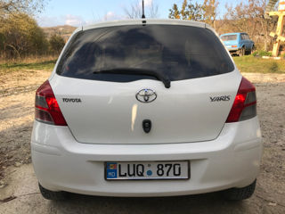 Toyota Yaris foto 10