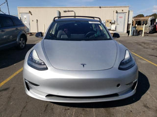 Tesla Model 3 foto 2