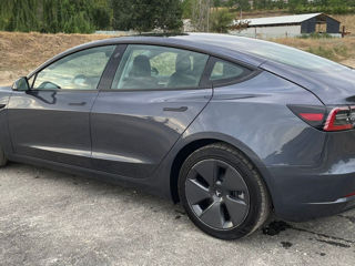 Tesla Model 3 foto 2