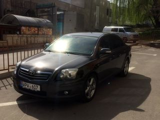 Toyota Avensis foto 4