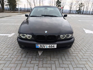 BMW 5 Series foto 2