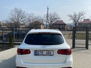 Mercedes GLC foto 8