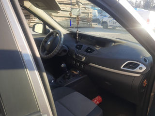 Renault Grand Scenic foto 2