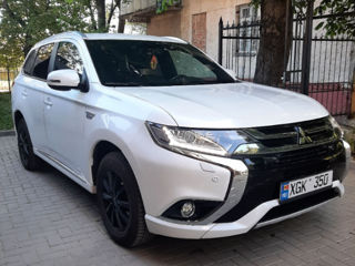 Mitsubishi Outlander foto 2