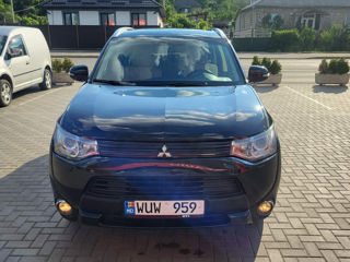 Mitsubishi Outlander foto 2