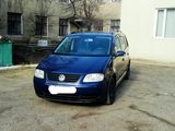 Volkswagen Touran foto 2