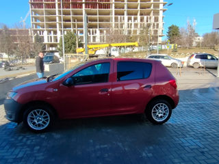 Dacia Sandero foto 2