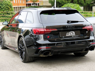 Audi RS4 foto 8