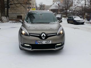 Renault Grand Scenic foto 2