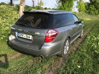 Subaru Legacy foto 3