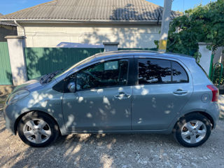 Toyota Yaris foto 2