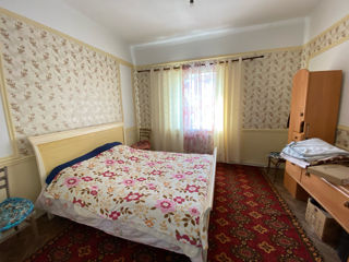 Vindem jumătate de casă cu încălzire autonomă și sobă în sectorul Schinoasa a municipiului Chișinău. foto 5