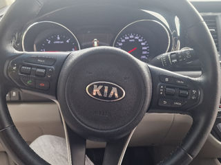 KIA Carnival foto 8