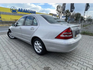 Mercedes C-Class foto 2