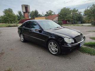 Mercedes C-Class foto 3