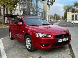 Mitsubishi Lancer foto 2