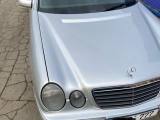 Mercedes E-Class foto 3