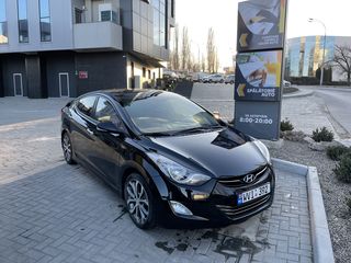 Hyundai Elantra foto 1