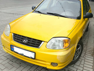 Hyundai Accent foto 1