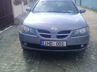 Nissan Almera foto 1