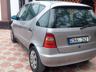 Mercedes A-Class foto 2