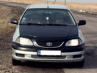 Toyota Avensis foto 3