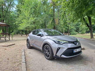 Toyota C-HR foto 1