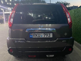 Nissan X-Trail foto 2