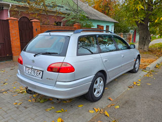 Toyota Avensis foto 4