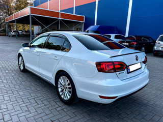 Volkswagen Jetta foto 7