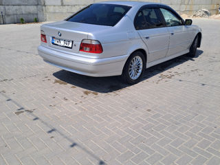 BMW 5 Series foto 4