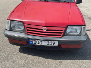Opel Ascona foto 10