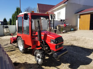 Tractor Zubr 25 c.p. foto 5