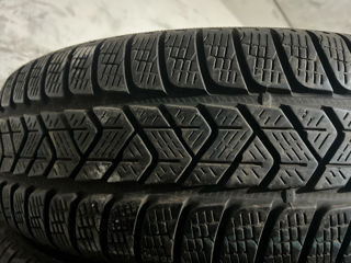 R17 215/65 Pirelli Scorpion Winter foto 3