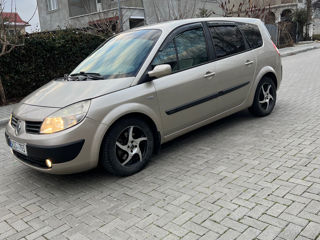 Renault Grand Scenic foto 2