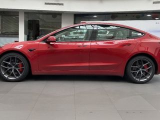 Tesla Model 3 foto 5