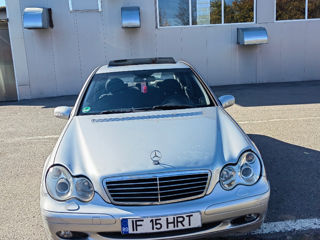 Mercedes C-Class foto 7