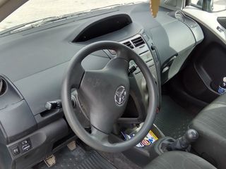 Toyota Yaris foto 10