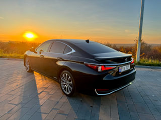 Lexus ES Series