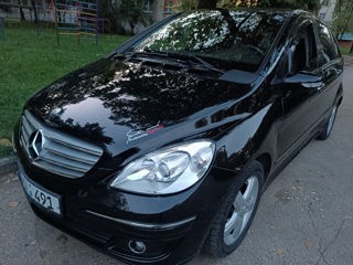 Mercedes B-Class foto 4