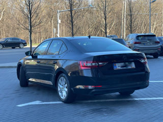 Skoda Superb foto 2