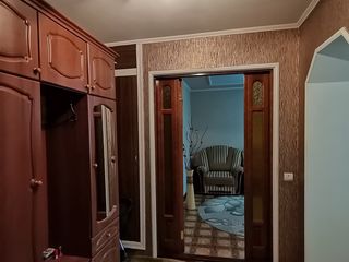 Spre vinzare apartament cu 2 odai foto 1