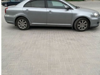 Toyota Avensis foto 4